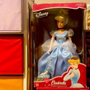Disney Princess Porcelain Keepsake Doll Cinderella